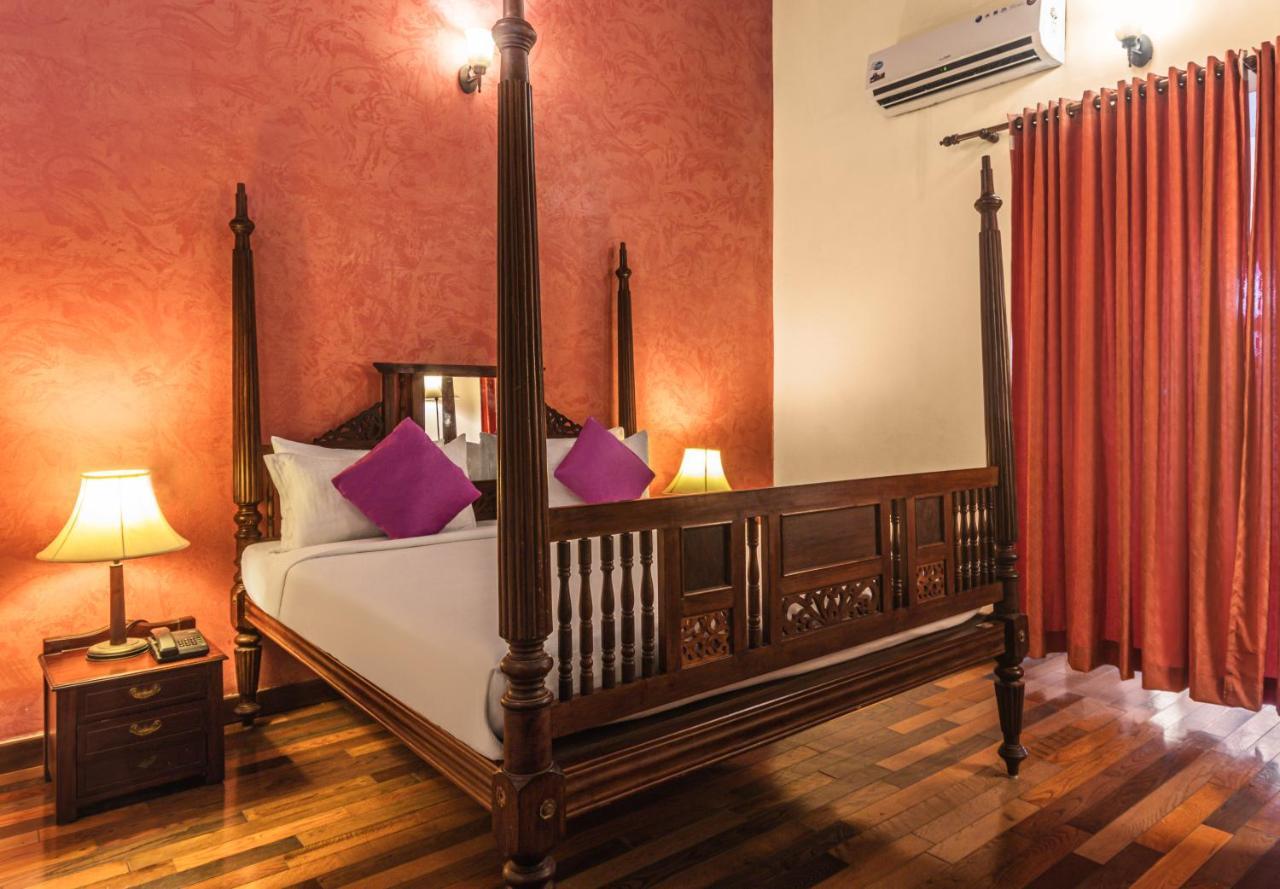 Amritara The Poovath Beachfront Heritage, Fort Kochi Exterior photo